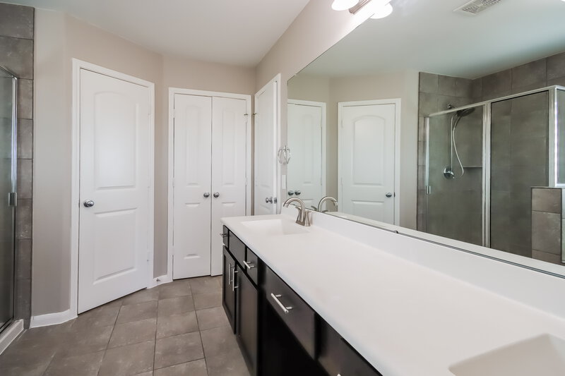 3,045/Mo, 15002 Golden Summer Ct Humble, TX 77346 Main Bathroom View