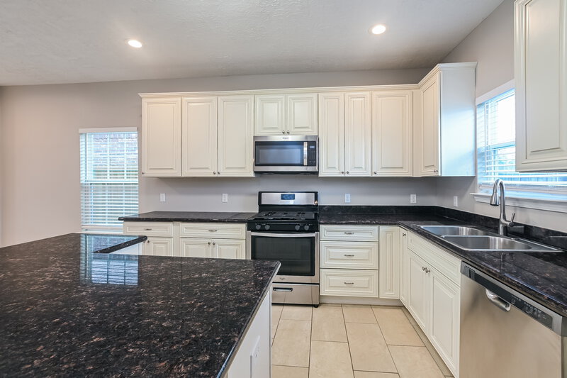 2,130/Mo, 1119 Arum RD Missouri City, TX 77489 Kitchen View 2