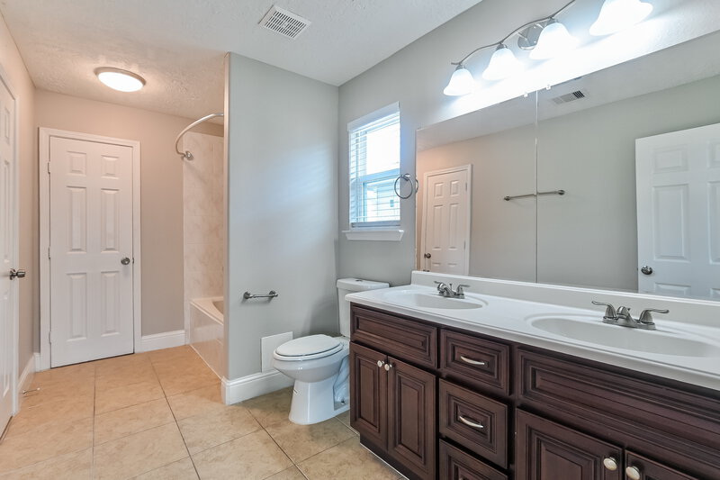 2,130/Mo, 1119 Arum RD Missouri City, TX 77489 Main Bathroom View