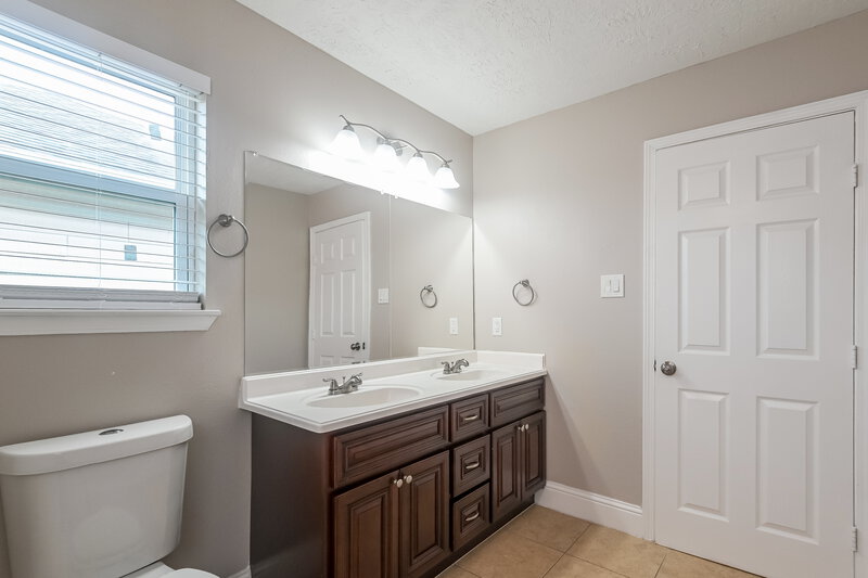 2,130/Mo, 1119 Arum RD Missouri City, TX 77489 Main Bathroom View 2