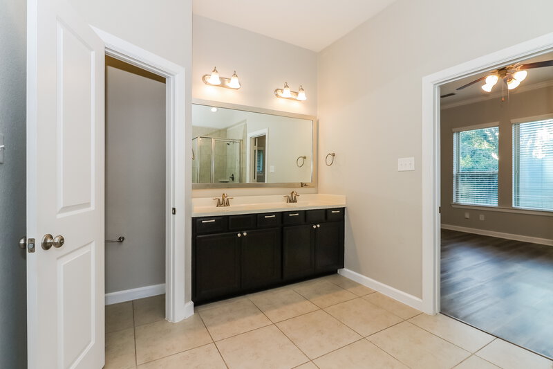 2,350/Mo, 415 Rocky Briar Ct Richmond, TX 77406 Main Bathroom View 2