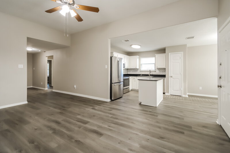1,800/Mo, 3935 Hollow Cove Ln Richmond, TX 77469 Living Room View 2
