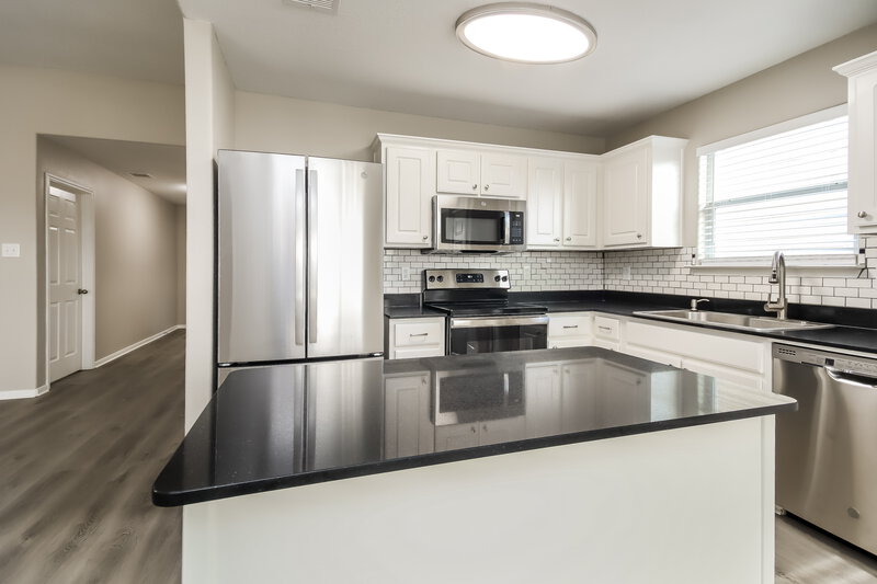 1,800/Mo, 3935 Hollow Cove Ln Richmond, TX 77469 Kitchen View