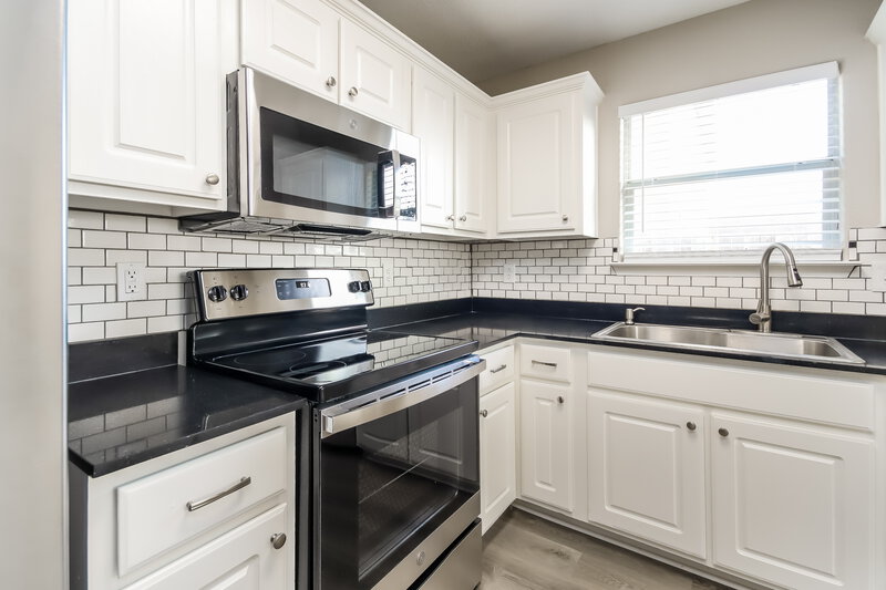1,800/Mo, 3935 Hollow Cove Ln Richmond, TX 77469 Kitchen View 3