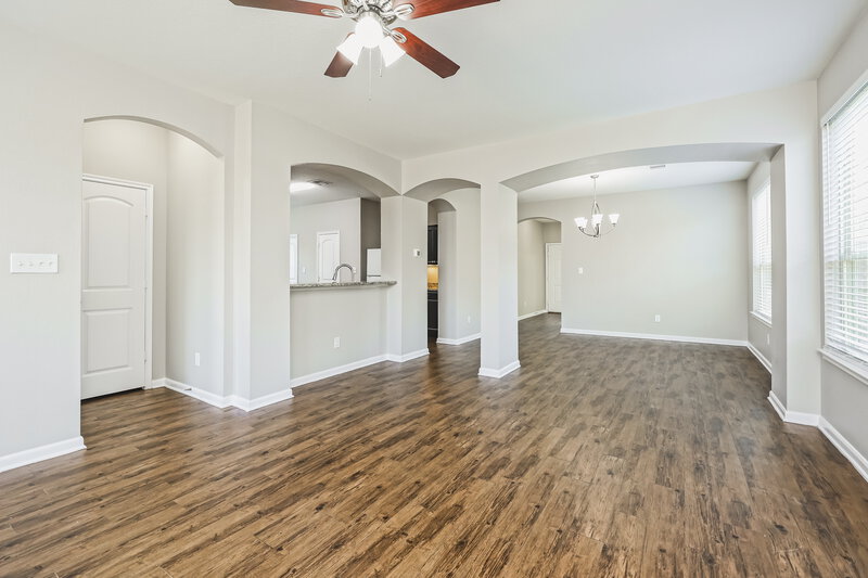 2,500/Mo, 1966 Briar Grove Dr Conroe, TX 77301 Living Room View