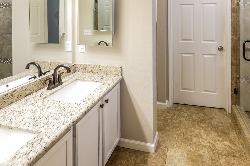 2,260/Mo, 4826 Dark Canyon Ct Katy, TX 77449 Main Bathroom View