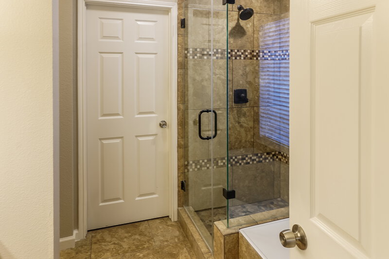 2,260/Mo, 4826 Dark Canyon Ct Katy, TX 77449 Main Bathroom View 2