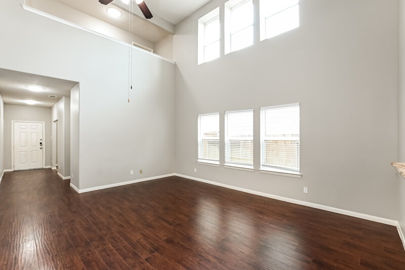 2,460/Mo, 17426 Hayley Springs Ct Humble, TX 77396 Living Room View 2