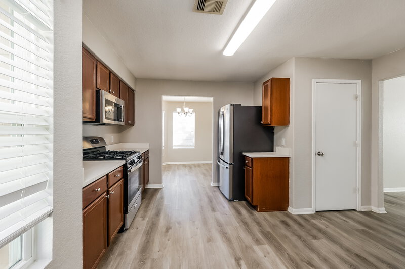 1,740/Mo, 16746 Warbler Dr Conroe, TX 77385 Kitchen View 2