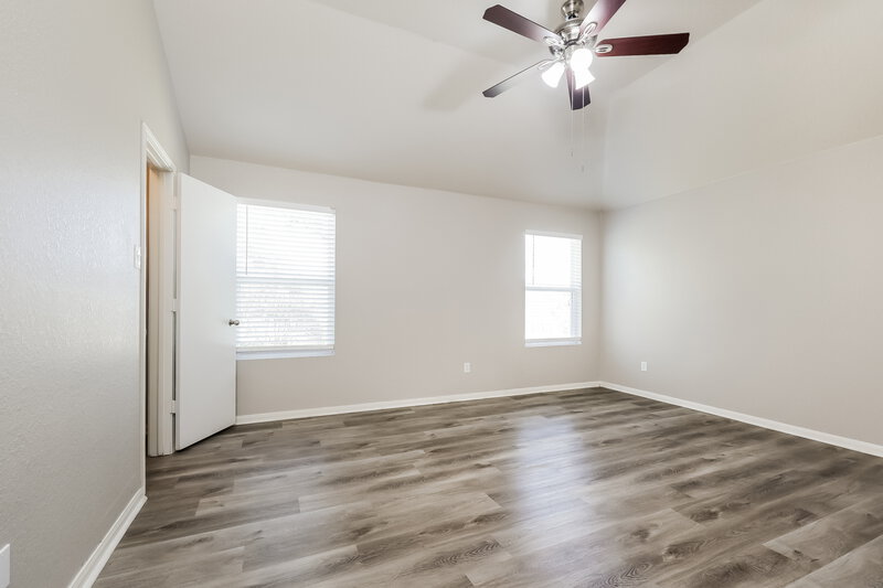 1,740/Mo, 16746 Warbler Dr Conroe, TX 77385 Main Bedroom View 2