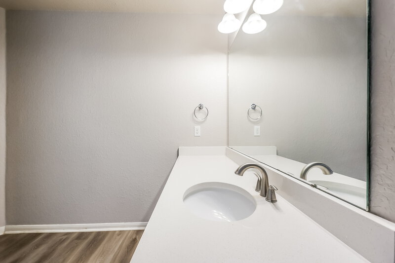 1,740/Mo, 16746 Warbler Dr Conroe, TX 77385 Main Bathroom View