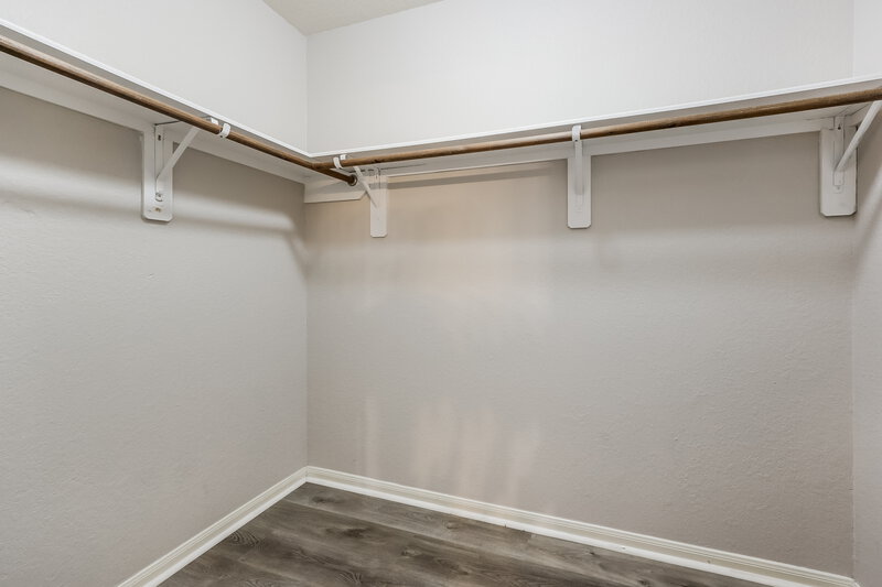 1,740/Mo, 16746 Warbler Dr Conroe, TX 77385 Walk In Closet View
