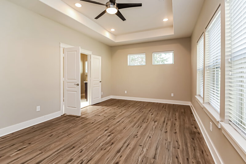 3,645/Mo, 5743 Kansas St Unit B Houston, TX 77007 Main Bedroom View 2