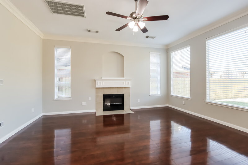 2,700/Mo, 13311 Yaupon Holly Ln Houston, TX 77044 Living Room View