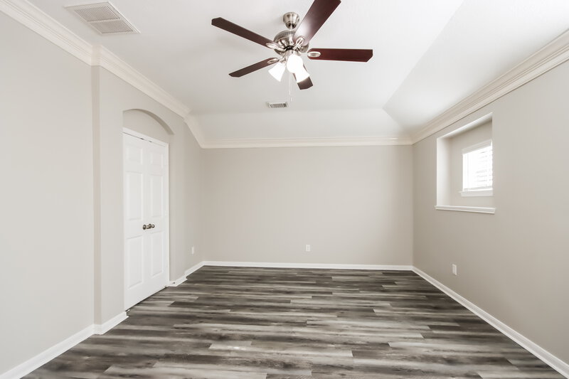 2,700/Mo, 13311 Yaupon Holly Ln Houston, TX 77044 Main Bedroom View 2