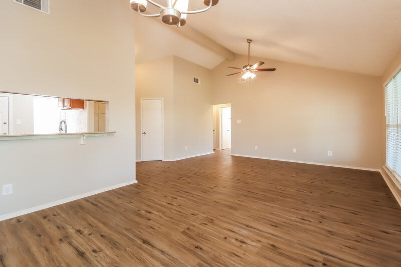 2,190/Mo, 1103 Landing Blvd League City, TX 77573 Dining Room View 2