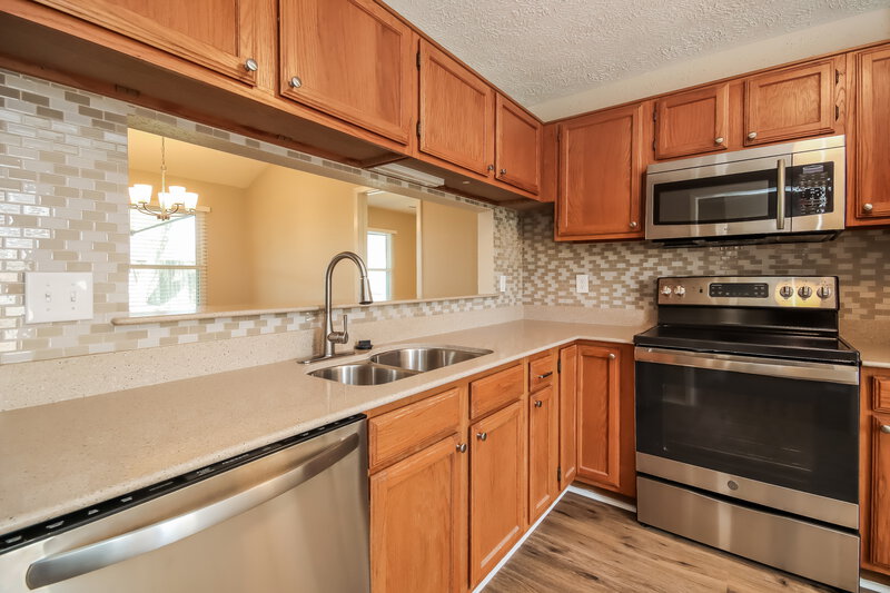 2,190/Mo, 1103 Landing Blvd League City, TX 77573 Kitchen View