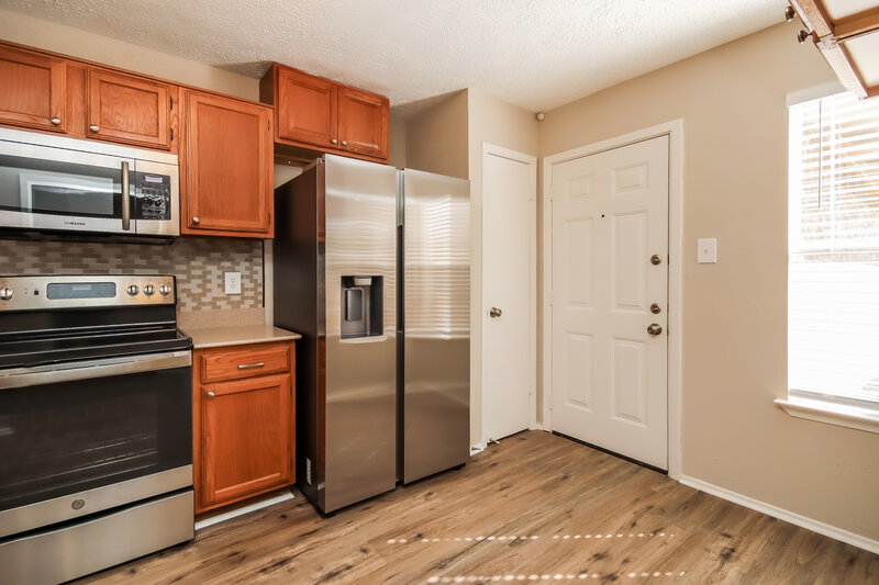 2,190/Mo, 1103 Landing Blvd League City, TX 77573 Kitchen View 2