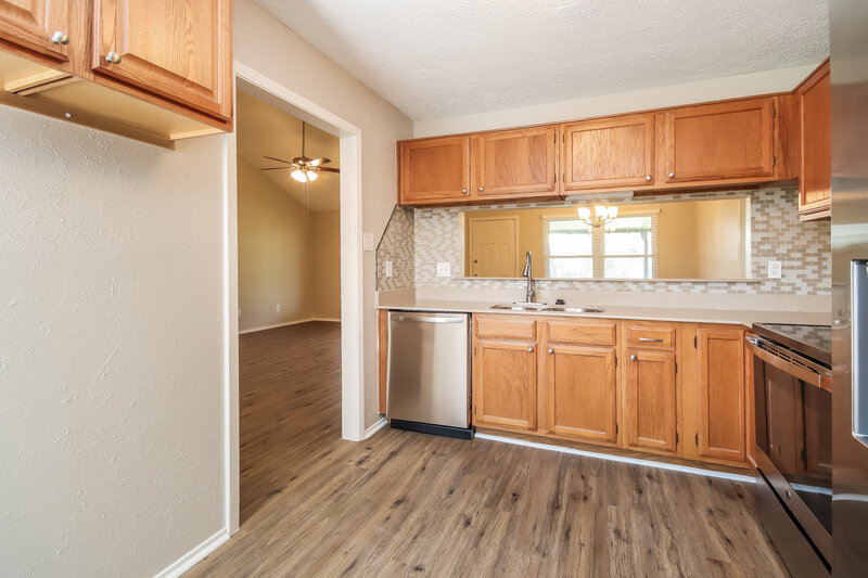 2,190/Mo, 1103 Landing Blvd League City, TX 77573 Kitchen View 3