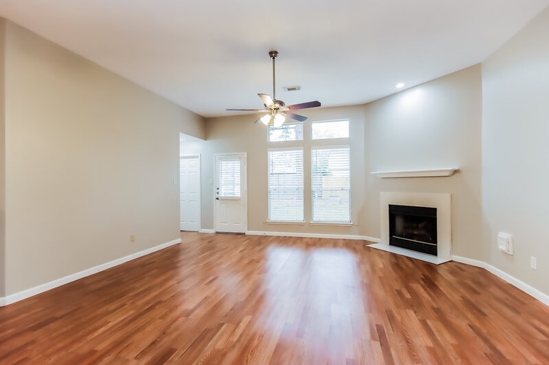 1,975/Mo, 12124 La Salle River Rd Conroe, TX 77304 Living Room View