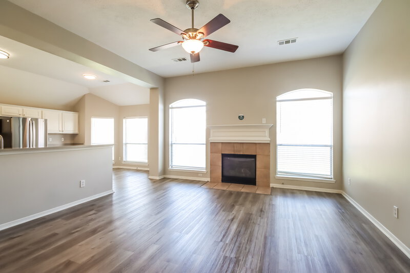 2,135/Mo, 10503 Ravens Way Baytown, TX 77523 Living Room View