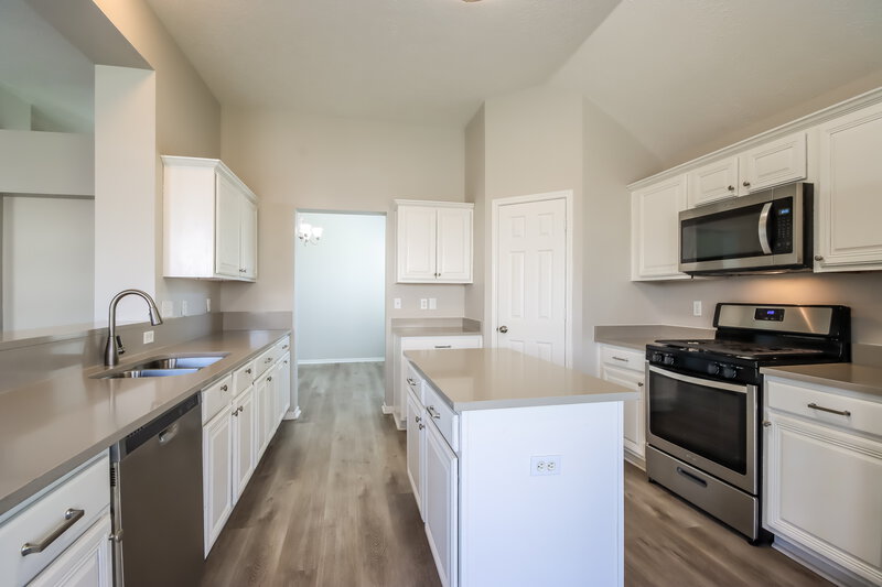 2,135/Mo, 10503 Ravens Way Baytown, TX 77523 Kitchen View
