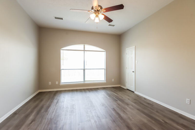2,135/Mo, 10503 Ravens Way Baytown, TX 77523 Main Bedroom View 2