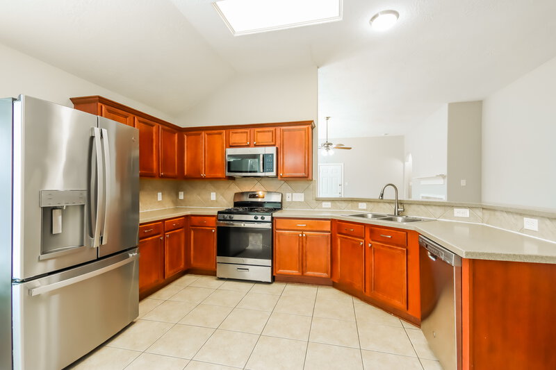 2,355/Mo, 6819 Rockwall Trail Dr Humble, TX 77346 Kitchen View