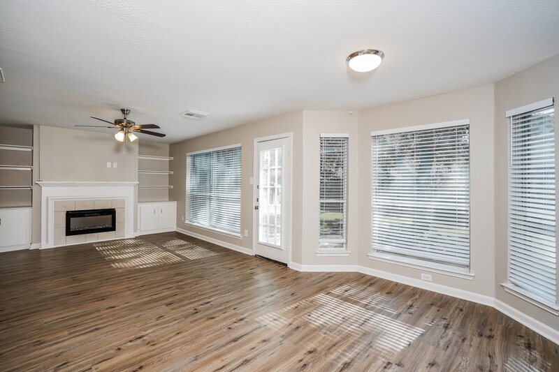 2,185/Mo, 602 Bold Ruler Dr Stafford, TX 77477 Living Room View