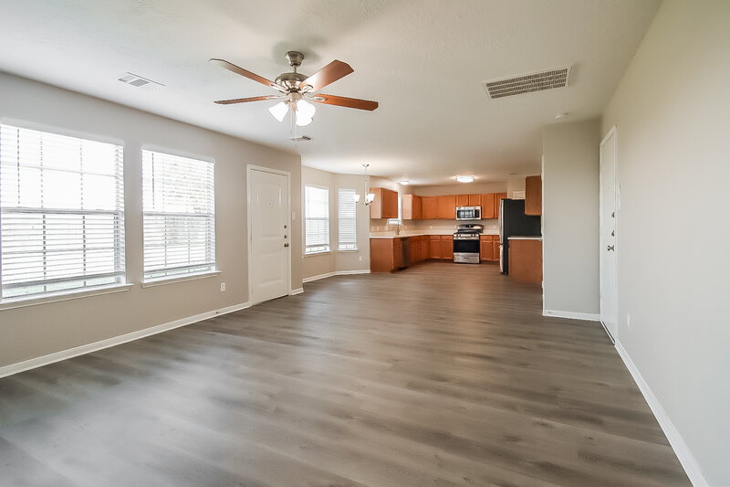 2,405/Mo, 4805 E Parma Dr Rosenberg, TX 77471 Living Room View