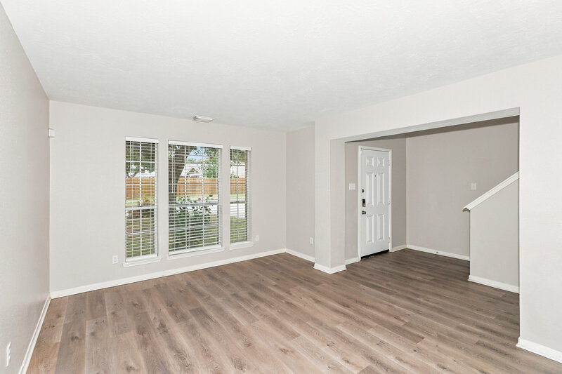 1,950/Mo, 4805 E Parma Dr Rosenberg, TX 77471 Living Room View