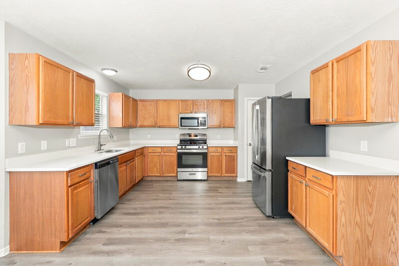 1,950/Mo, 4805 E Parma Dr Rosenberg, TX 77471 Kitchen View