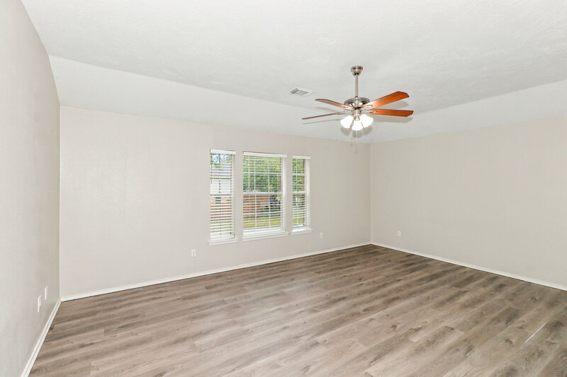 1,950/Mo, 4805 E Parma Dr Rosenberg, TX 77471 Primary Bedroom View