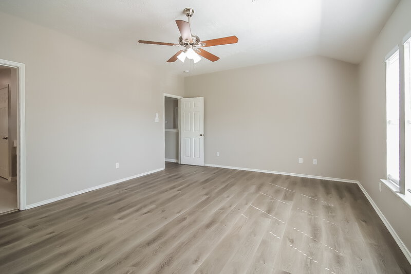 2,405/Mo, 4805 E Parma Dr Rosenberg, TX 77471 Main Bedroom View