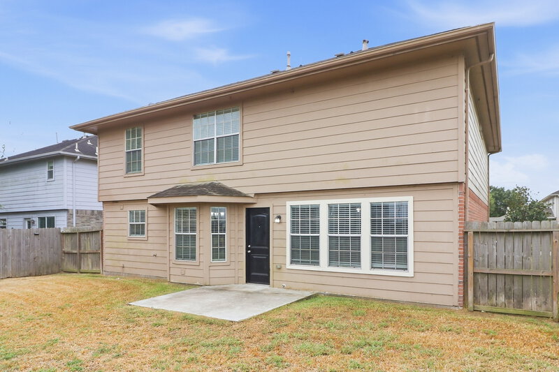 1,950/Mo, 4805 E Parma Dr Rosenberg, TX 77471 Rear View