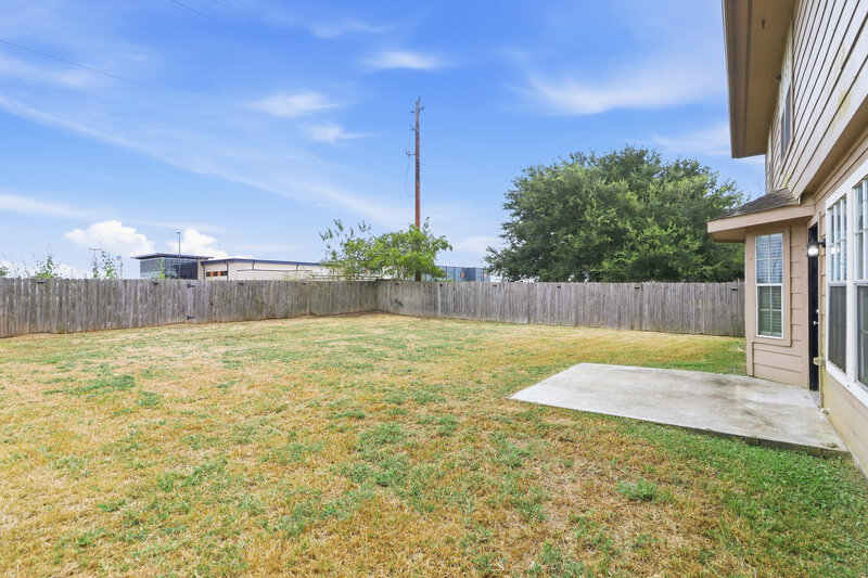 1,950/Mo, 4805 E Parma Dr Rosenberg, TX 77471 Backyard View