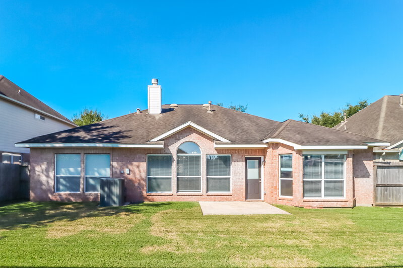 2,495/Mo, 5131 Candlewood Dr League City, TX 77573 Rear View