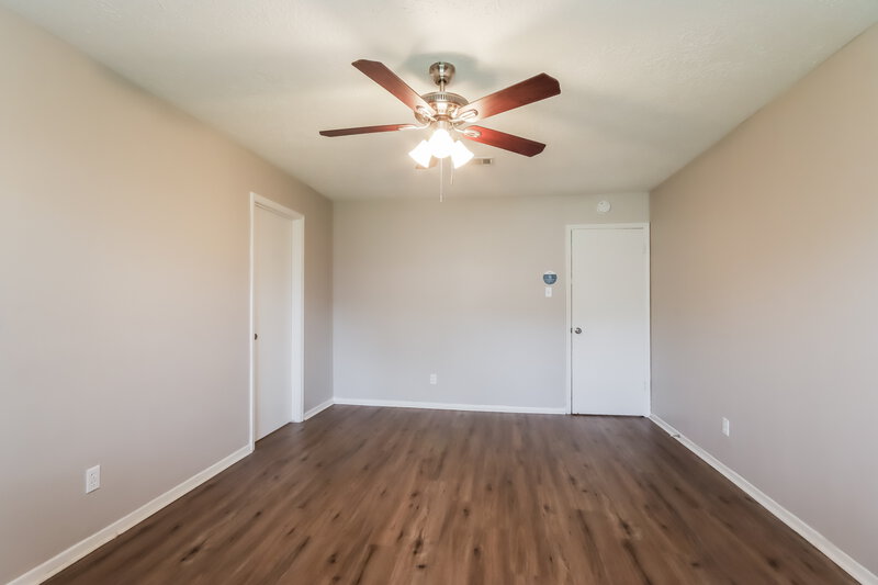 2,770/Mo, 4006 Sandlewood Dr Pasadena, TX 77504 Main Bedroom View 2