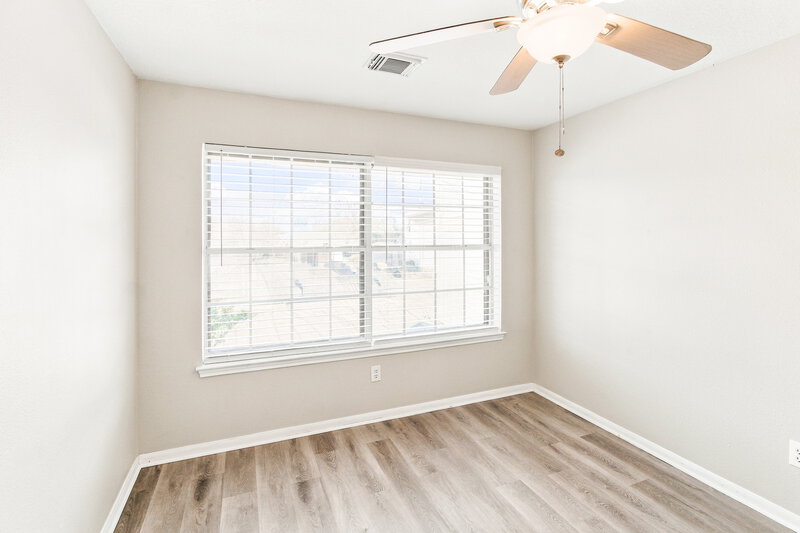 2,020/Mo, 10815 Malden Dr Houston, TX 77075 Dining Room View 2