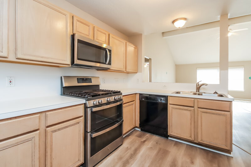 2,070/Mo, 10815 Malden Dr Houston, TX 77075 Kitchen View