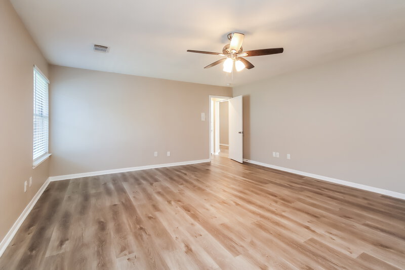2,070/Mo, 10815 Malden Dr Houston, TX 77075 Main Bedroom View 2