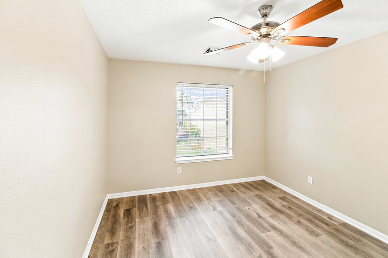 2,020/Mo, 10815 Malden Dr Houston, TX 77075 Bedroom View 2