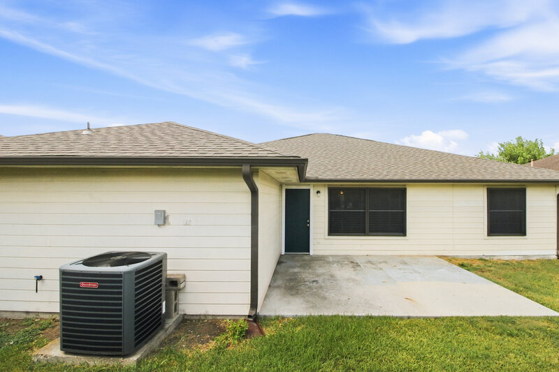 2,020/Mo, 10815 Malden Dr Houston, TX 77075 Rear View