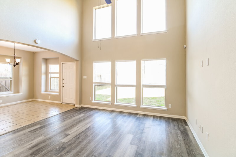 2,170/Mo, 8343 Broadleaf Ave Baytown, TX 77521 Living Room View
