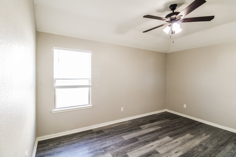 2,170/Mo, 8343 Broadleaf Ave Baytown, TX 77521 Main Bedroom View