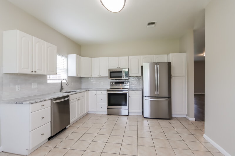 1,970/Mo, 10615 Twin Circles Dr Montgomery, TX 77356 Kitchen View 2