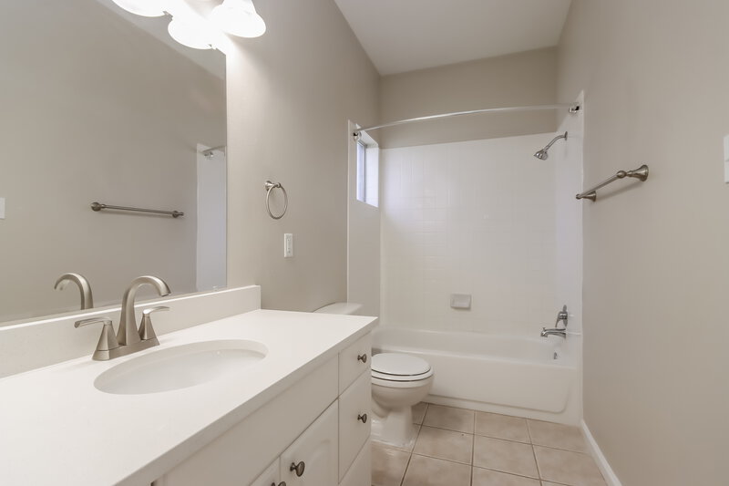 1,970/Mo, 10615 Twin Circles Dr Montgomery, TX 77356 Main Bathroom View