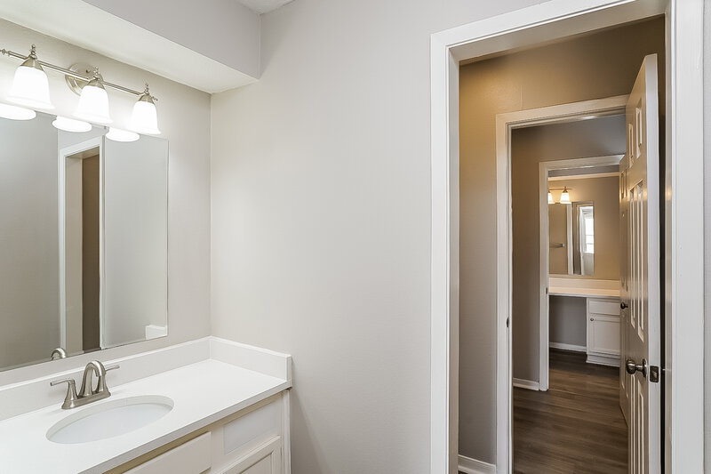 2,180/Mo, 19230 Relay Rd Humble, TX 77346 Bathroom View