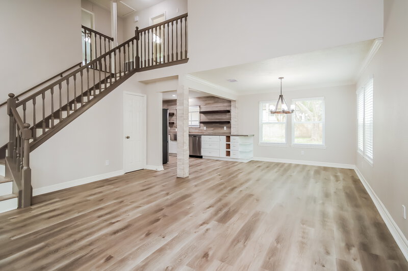 2,560/Mo, 1511 Pear Brook Trl Houston, TX 77062 Living Room View