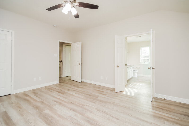 2,560/Mo, 1511 Pear Brook Trl Houston, TX 77062 Main Bedroom View 2